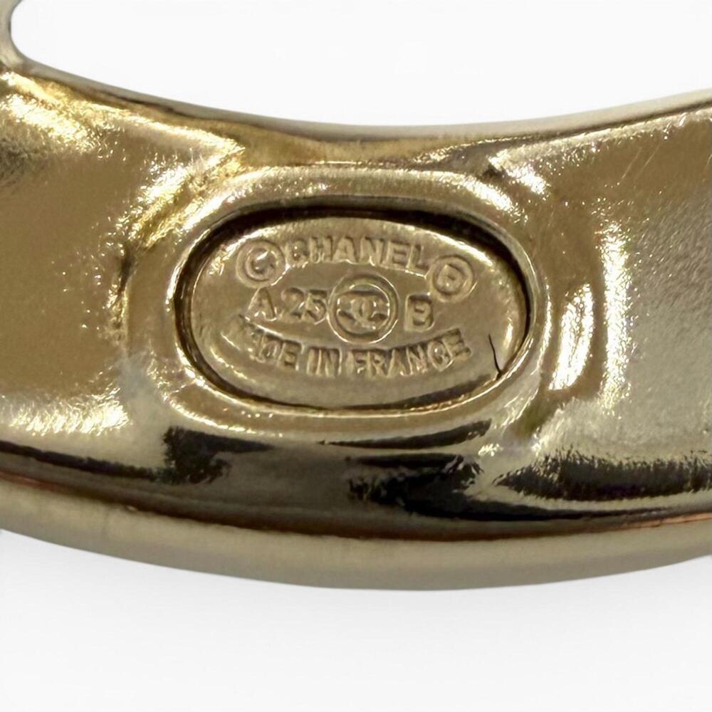 CHANEL Black Leather Logo Brooch - Picture 7 of 7